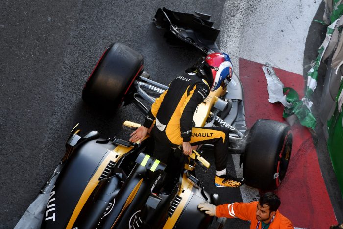 F1: A Renault ismét figyelmeztette Palmert