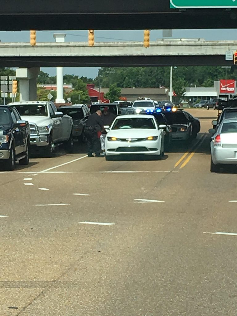 A nap képe: egy rendőr hőstettén ámul az internet 1