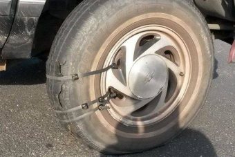 Itt a bizonyíték, hogy őrült autósok mindenhol akadnak