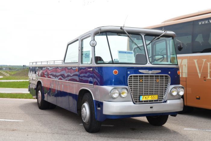 Kabrió nosztalgiabusszal hív időutazásra a BKV és a BKK