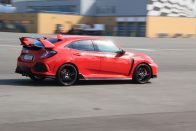 Újra a csúcson: Honda Civic Type R 37