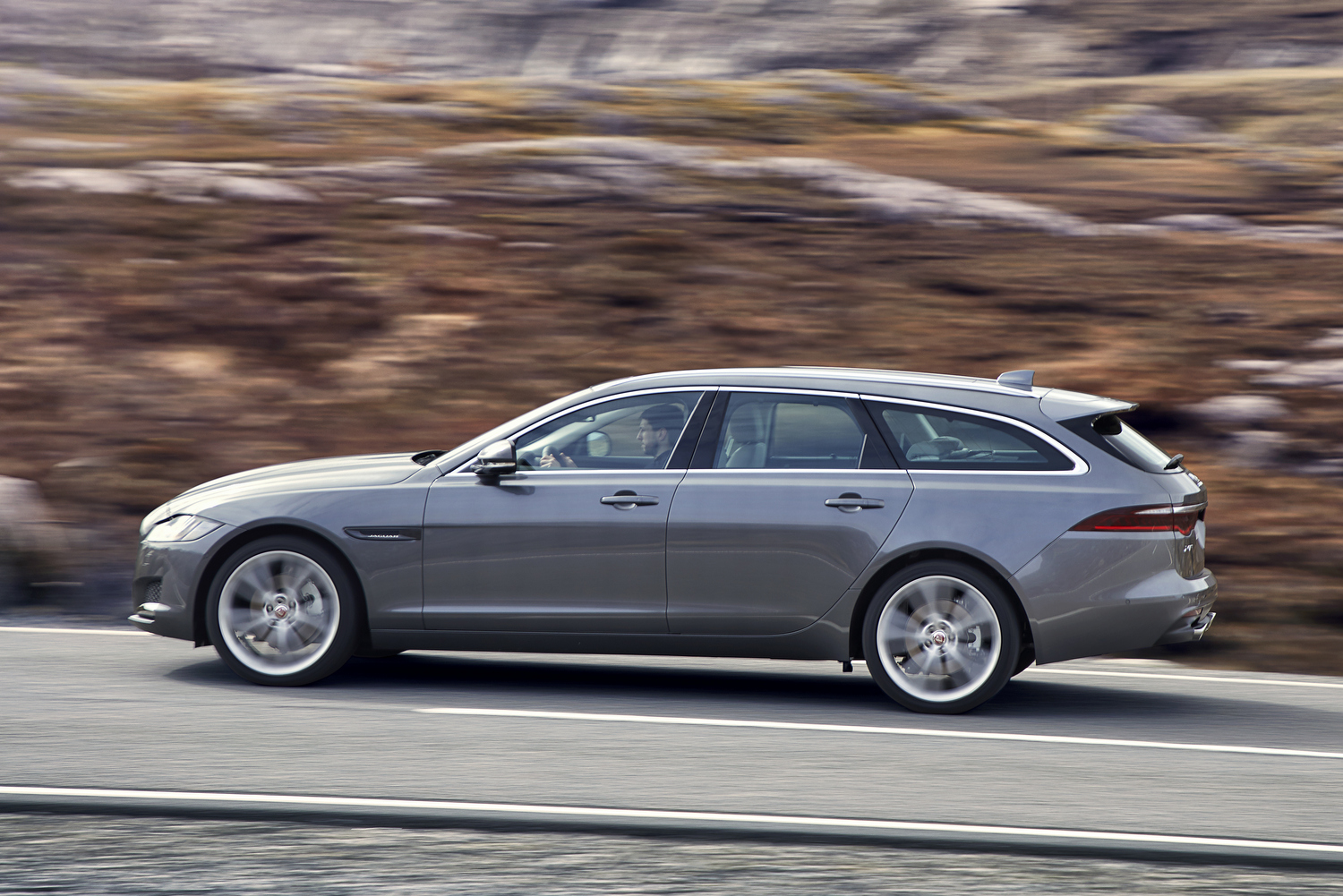 Jaguar XF Sportbrake: konzervatív lázadó 1