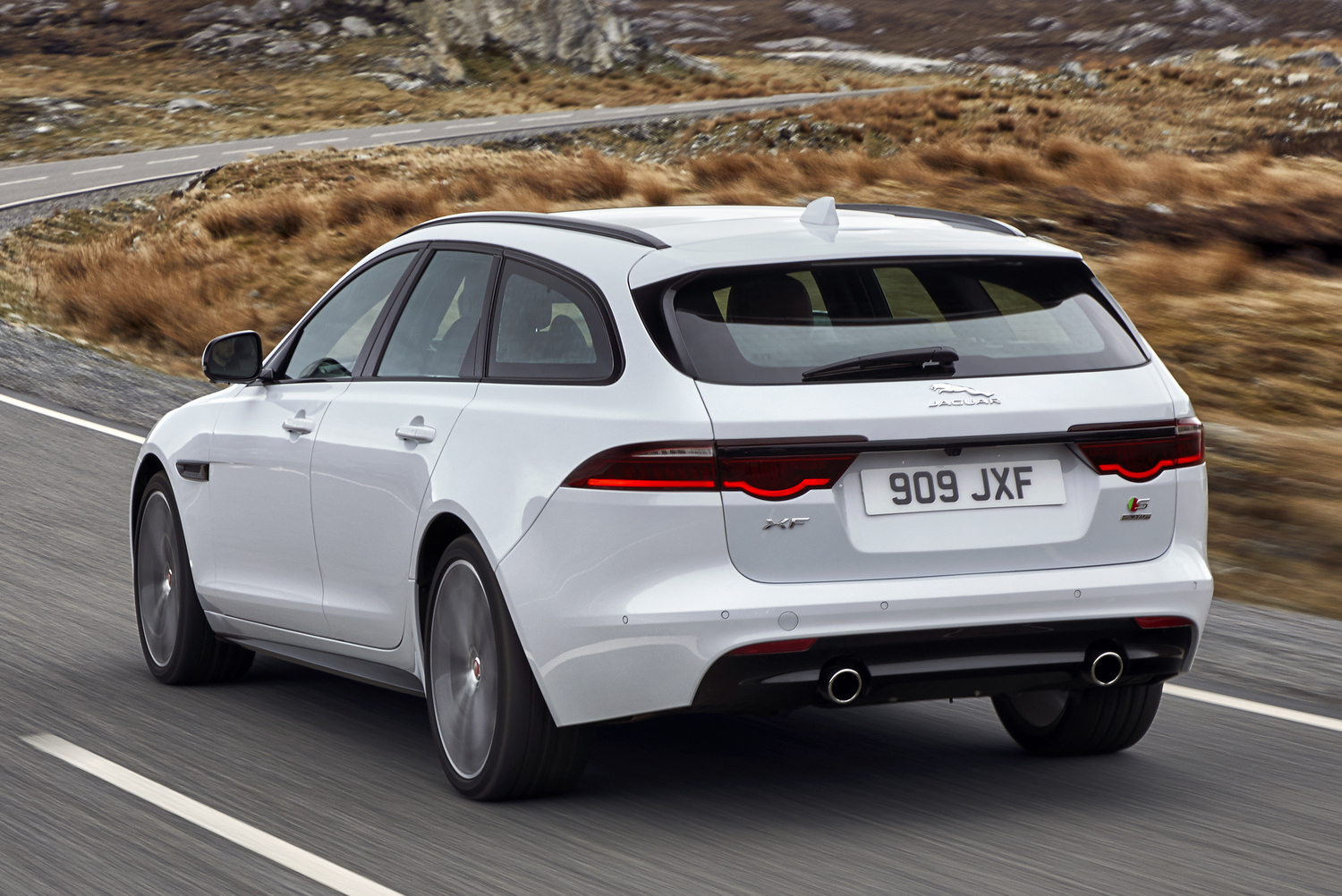 Jaguar XF Sportbrake: konzervatív lázadó 14