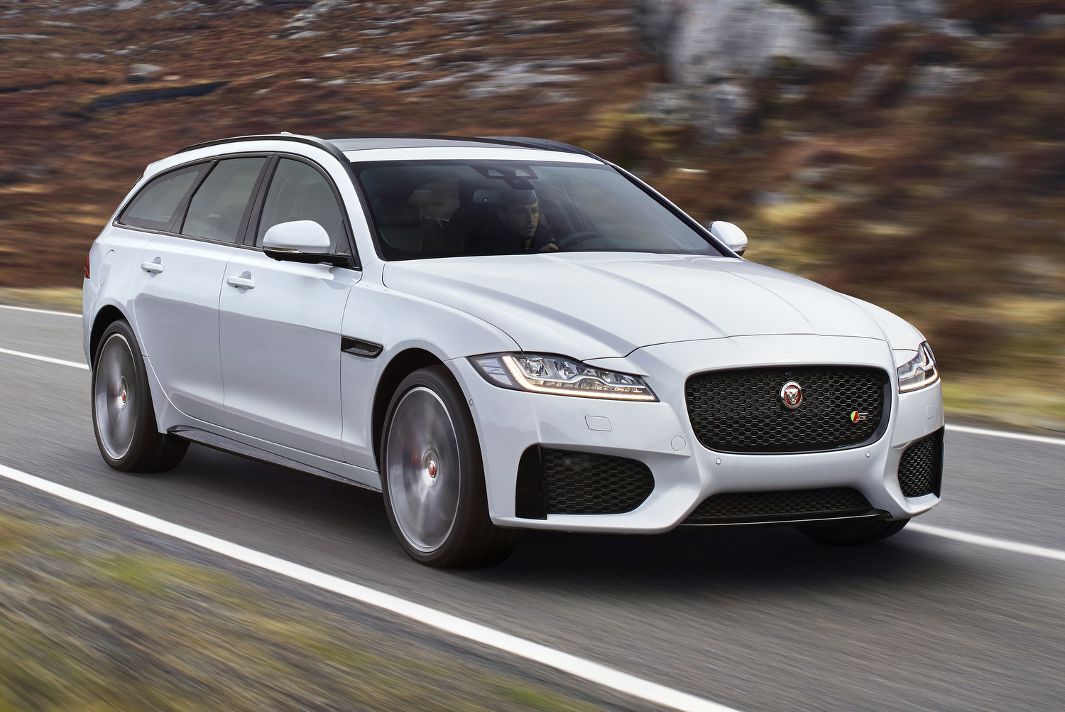 Jaguar XF Sportbrake: konzervatív lázadó 16