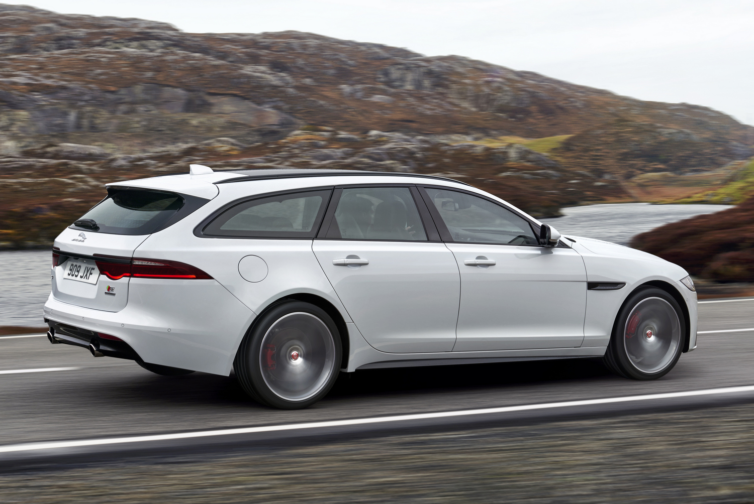 Jaguar XF Sportbrake: konzervatív lázadó 17