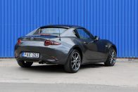 Ponyva helyett keménytető, öregszik az MX-5? 39