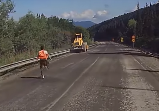 Elszabadult az úthenger, nem tudták megállítani