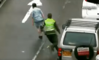 A sors vágta szájba a rendőr elő futó tolvajt