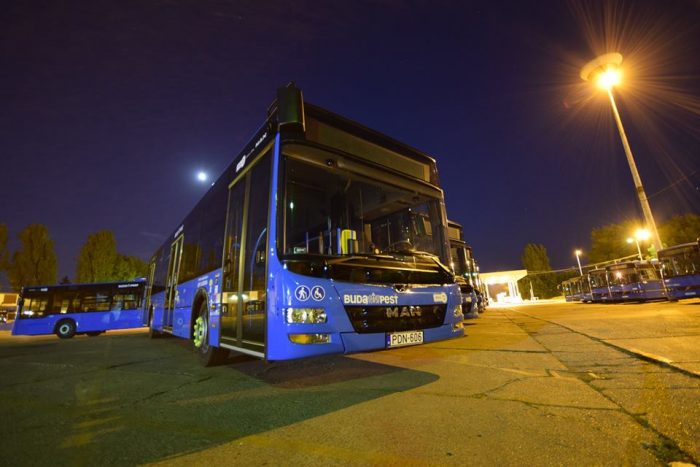 Új buszok álltak ma forgalomba Budapesten 1
