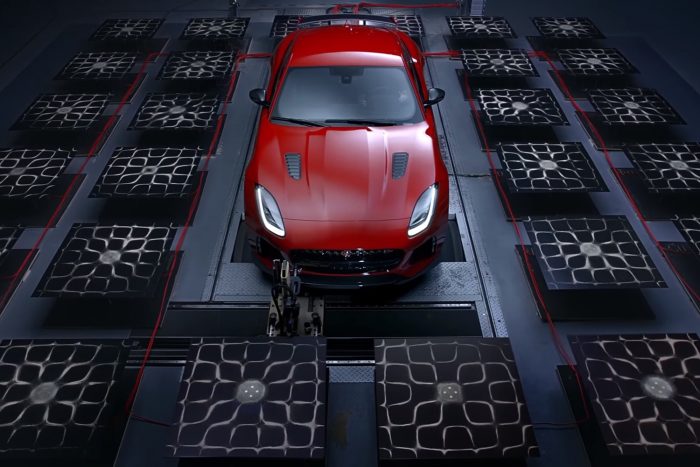 Ennek a Jaguarnak a hangja kész művészet