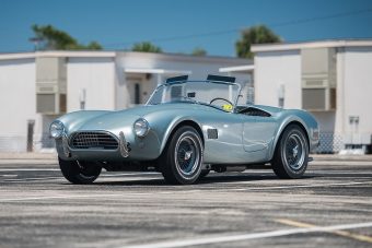 Erre az autóra egy legenda adta áldását