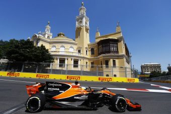 F1: Alonso szerint nyernie kellett volna Bakuban