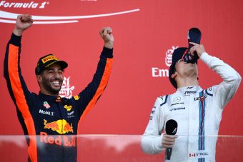 F1: Ricciardo befejezi a cipőből ivást?
