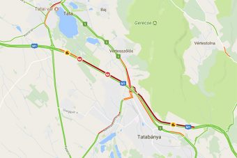 Ötös kamionkarambol az M1-esen, zárva a pálya