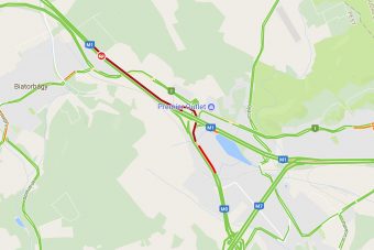 Folytatódik a káosz az M1-esen, óriási a dugó