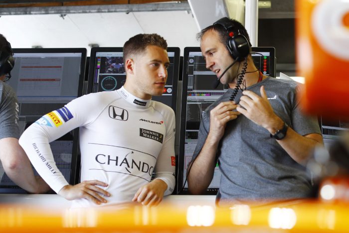 F1: Amikor a versenymérnök gyorsabb a pilótánál – videó