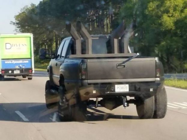 Itt a bizonyíték, hogy őrült autósok mindenhol akadnak 1