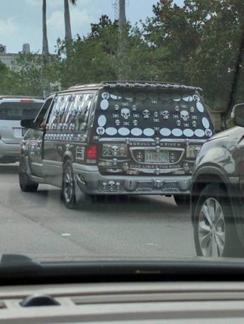 Itt a bizonyíték, hogy őrült autósok mindenhol akadnak 9