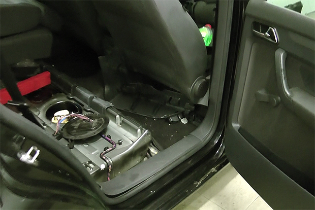 Tizenhárom kilónyi kábítószer úszott a tankban