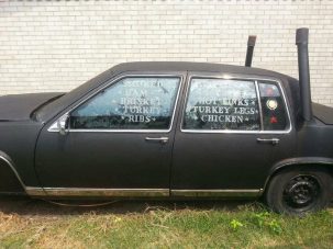 Utasok helyett oldalas zsírja izzad ebben az öreg Cadillacben