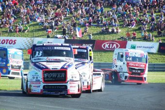 Kínában próbál szerencsét a dögös magyar versenyzőnő