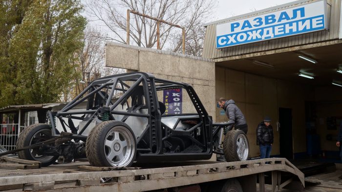 Ez a becsövezett drifter Lada a legjobb dolog, ami a héten történt velünk 4