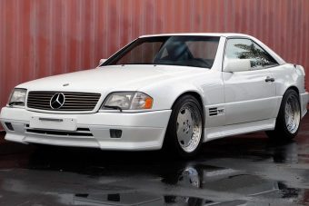 Bitang motor van ebben a ritka SL-Merciben