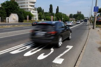 Ismét jól elbántak a buszsávokban közlekedőkkel