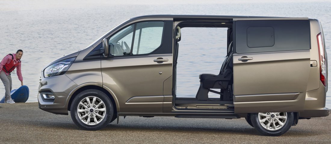 Légrugós konferenciabusz a Fordtól