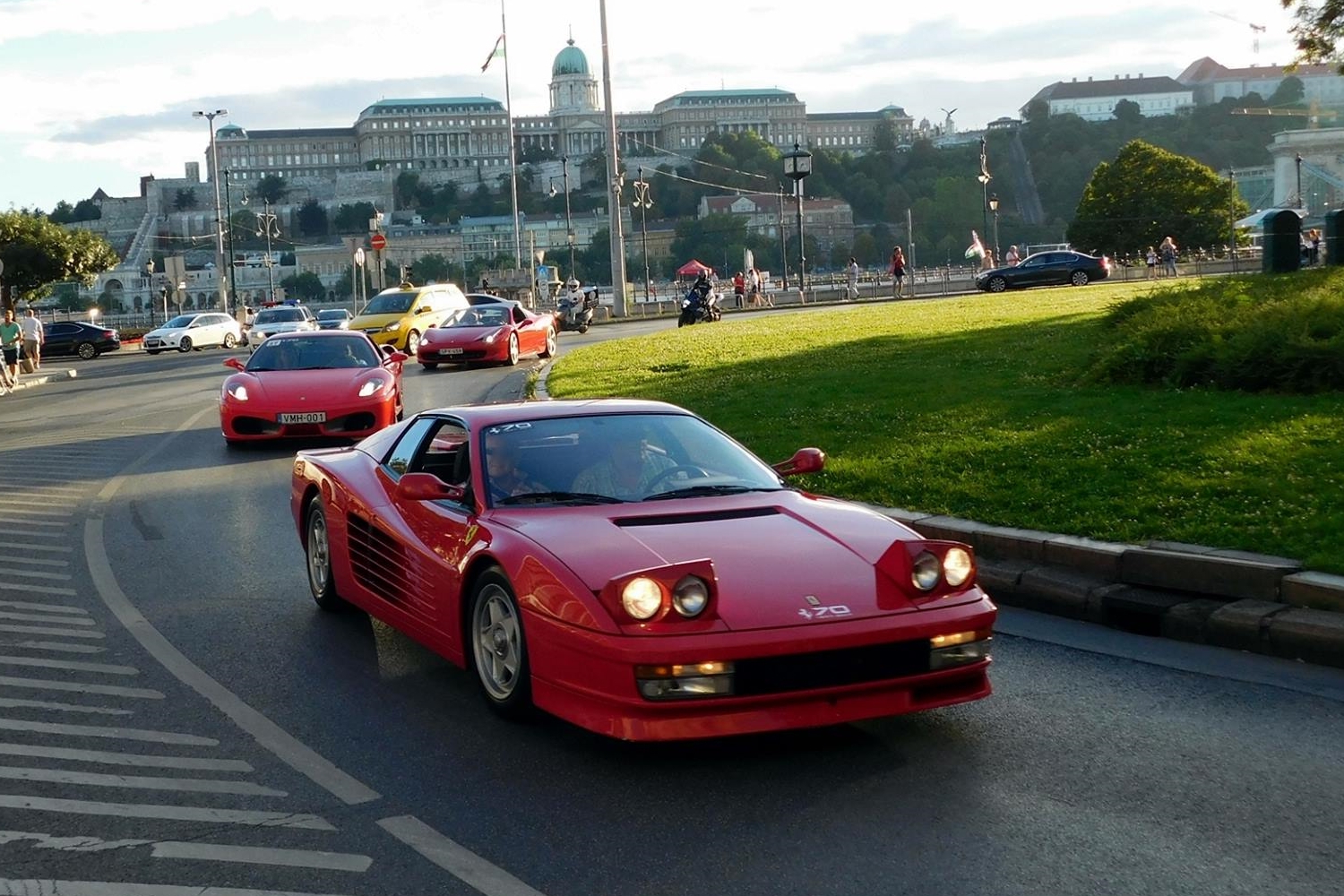 Kirajzottak a Ferrarik Budapesten 5