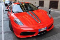 Kirajzottak a Ferrarik Budapesten 13 Kirajzottak a Ferrarik Budapesten 13