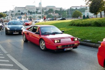 Kirajzottak a Ferrarik Budapesten