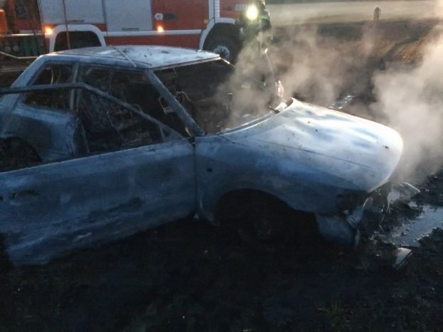 Videón a lángoló búzamezővel harcoló magyar gazda 1