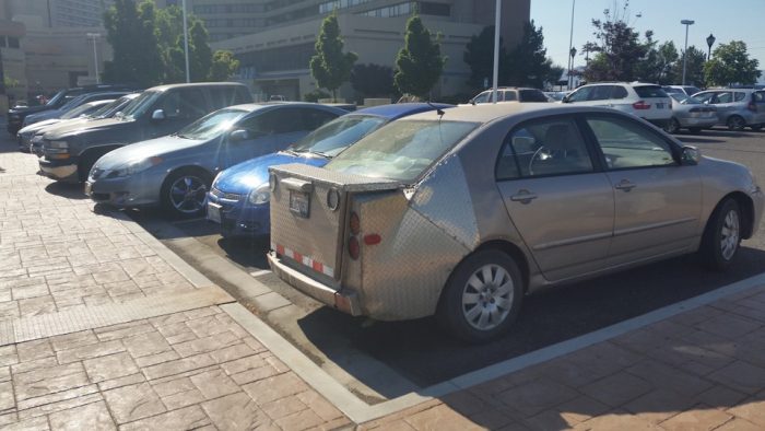 20 kép szörnnyé faragott gépekről, a rózsaszín traktor mindent visz 17