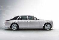 Kigördült a nép színe elé az új Rolls-Royce Phantom 14