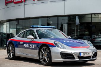 Porschét kaptak az osztrák rendőrök