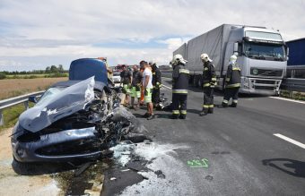 Durva képek az M86-oson történt balesetről