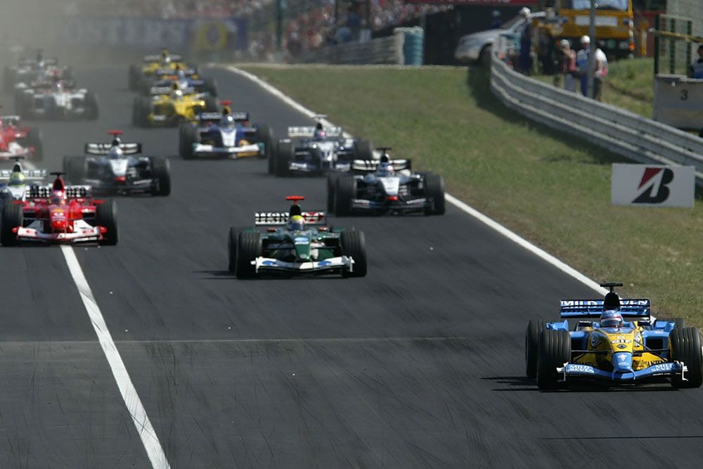 2003 - Bizonyos Fernando Alonso győz a Magyar Nagydíjon a Renault-val, ő lesz az addigi legfiatalabb futamgyőztes