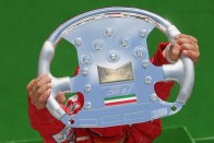 2004 - Michael Schumacher negyedik, egyben utolsó itteni győzelmét ünnepli