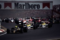 1986 - Az első Magyar Nagydíj rajtja - a futam örökké emlékezetes marad a lotusos Senna és kétszeres bajnok honfitársa, a williamses Piquet csatájáról