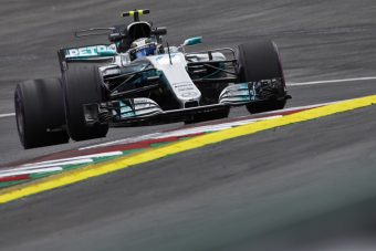 F1: Grosjean Bottasnak adta a pole-t