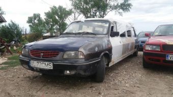 A nap hirdetése visszafogott pompával: hosszú tengelytávú limuzin Dacia alapokon