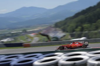 F1: Vettel szerint a Mercedes a favorit