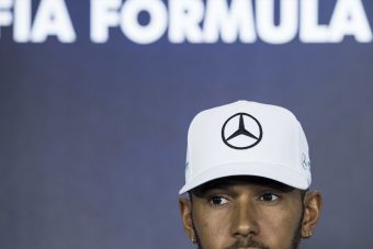 F1: Grimaszoló Hamilton megy neki Alonsónak