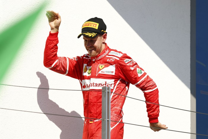 F1: Vettelnek valóra vált álom, hogy vezeti a vb-t