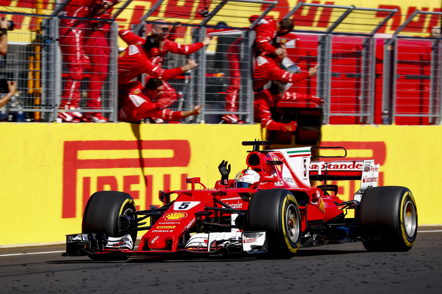 F1: Félszáz fotón a Magyar Nagydíj 47 F1: Félszáz fotón a Magyar Nagydíj 47