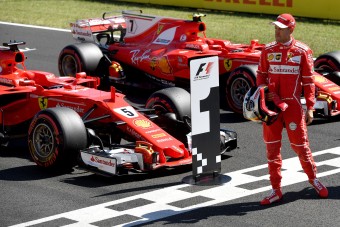 F1: Tarolt a Ferrari, Hamilton várhat a rekordra