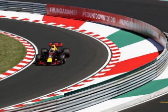 F1: A Red Bull egyik pilótája sír, a másik nevet