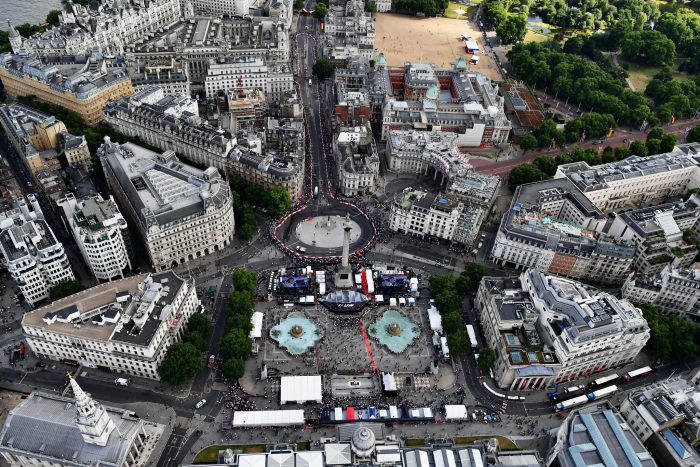 Ilyen volt a londoni Forma-1-es buli – videó