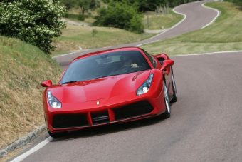 10 luxusautó, amit visznek, mint a cukrot